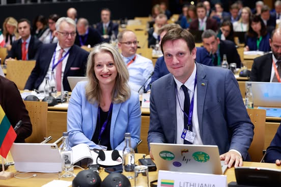 Demokratai Dubline: investicijos neturi aplenkti rytinio Europos pasienio